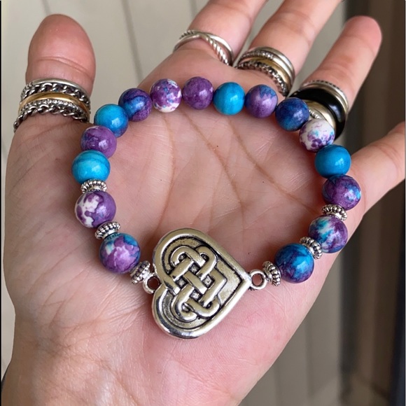 Celtic heart bracelet . Celtic knot snow purple jasper bead bracelet - Picture 4 of 15